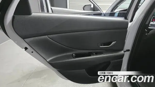 Hyundai The New Avante Hybrid 2021 — ფოტო 13/30