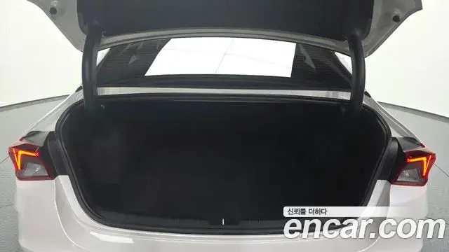 Kia K5 2021 — Photo 25/35
