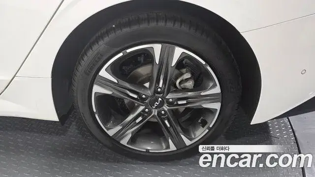 Kia K5 2021 — Photo 7/35