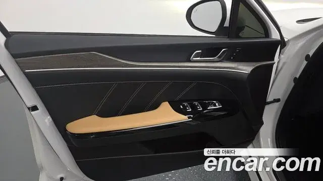 Kia K5 2021 — Photo 23/35