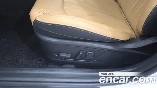 Kia K5 2021 — Photo 8/35