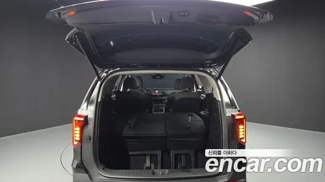 Kia Carnival 2024 — Şəkil 20/33