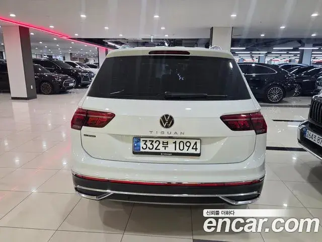 Volkswagen Tiguan Allspace 2023 — Şəkil 15/18