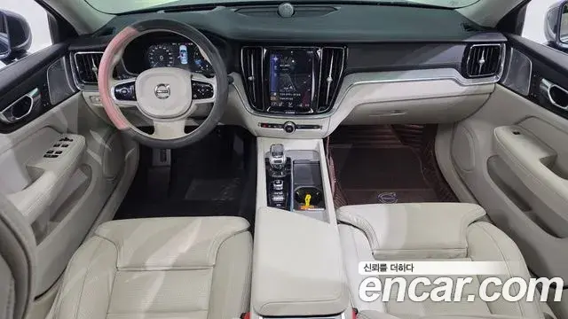 Volvo S60 2021 — Photo 20/31