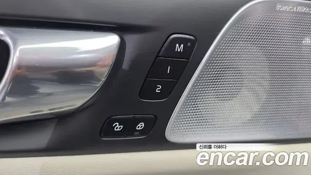Volvo S60 2021 — Photo 24/31