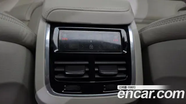 Volvo S60 2021 — Photo 26/31