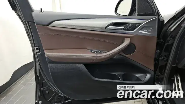 BMW X3 2018 — Photo 19/35