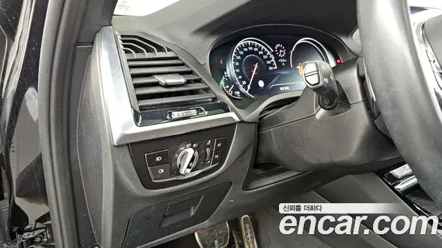 BMW X3 2018 — Photo 14/35