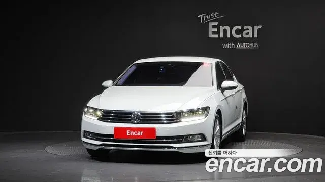 Volkswagen Passat GT 2018 — Şəkil 28/31
