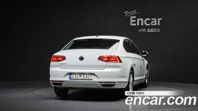 Volkswagen Passat GT 2018 — Şəkil 2/31