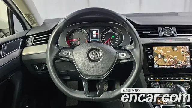 Volkswagen Passat GT 2018 — Şəkil 15/31