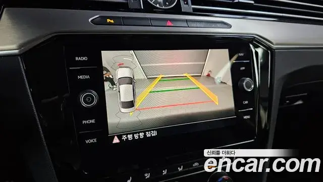 Volkswagen Passat GT 2018 — Şəkil 19/31