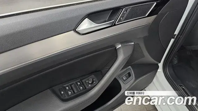 Volkswagen Passat GT 2018 — Şəkil 9/31