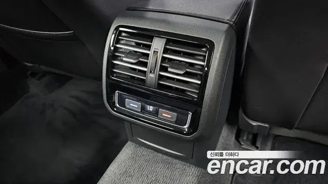 Volkswagen Passat GT 2018 — Şəkil 27/31