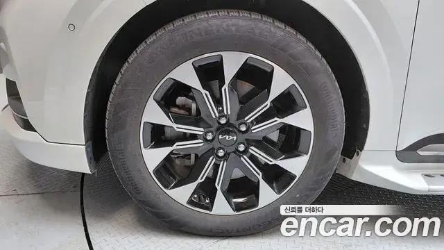 Kia Carnival 2023 — Şəkil 13/32