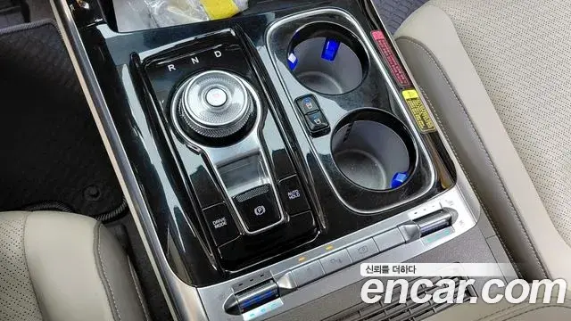 Kia Carnival 2023 — Şəkil 10/32