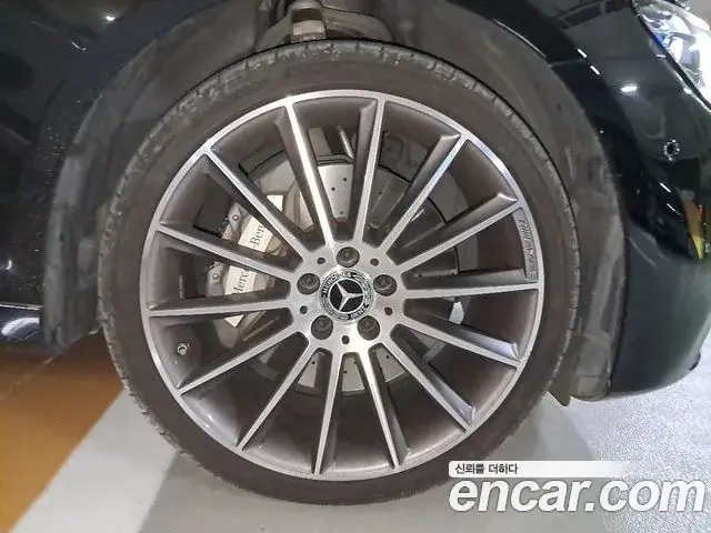 Mercedes-Benz E-Class 2021 — Фото 10/18