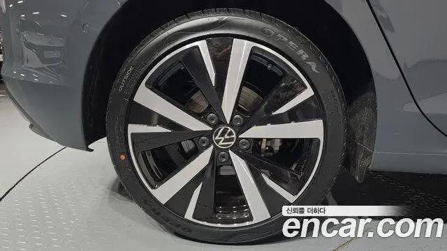 Volkswagen Golf 2026 — Şəkil 24/37
