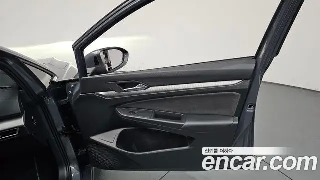 Volkswagen Golf 2026 — Şəkil 27/37
