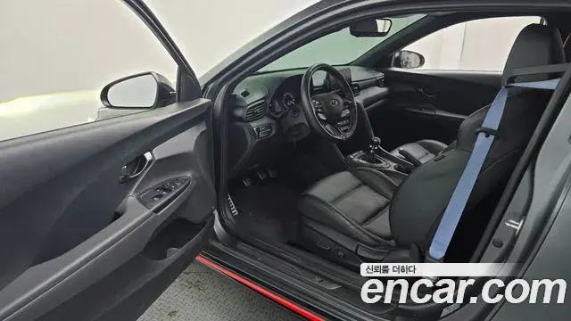 Hyundai Veloster 2021 — Фото 10/20