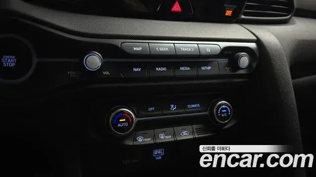 Hyundai Veloster 2021 — Фото 17/20