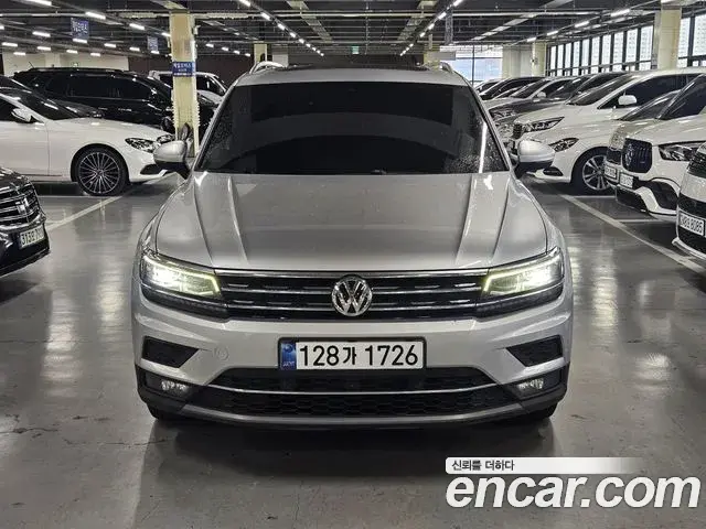 Volkswagen Tiguan 2020 — Şəkil 17/20