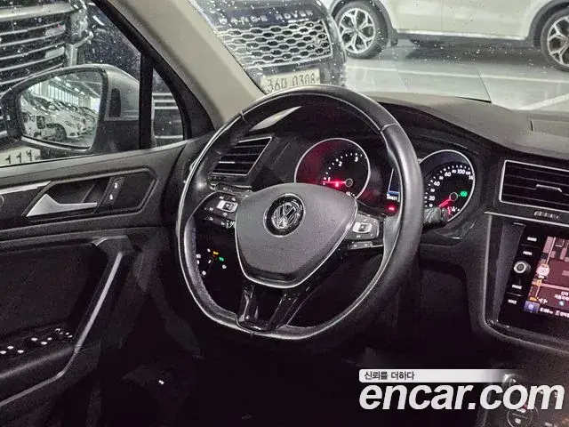 Volkswagen Tiguan 2020 — Şəkil 13/20