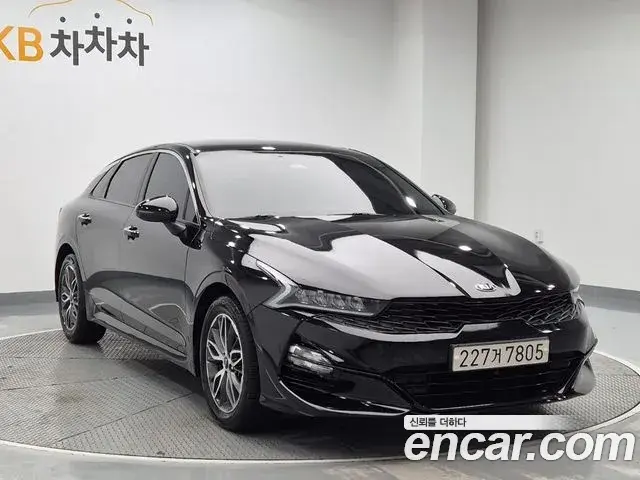 Kia K5 2020 — ფოტო 14/18