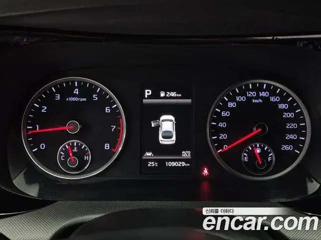 Kia K5 2020 — ფოტო 5/18