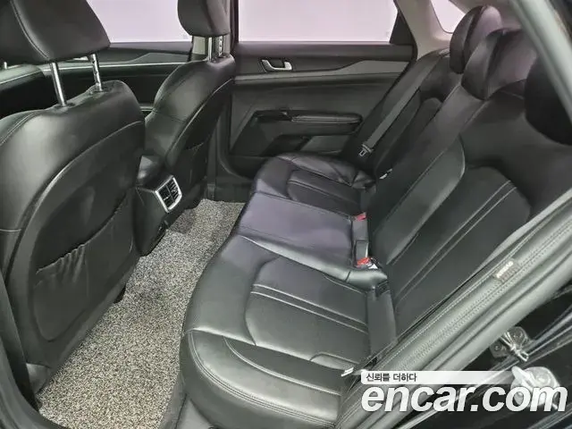 Kia K5 2020 — ფოტო 16/18