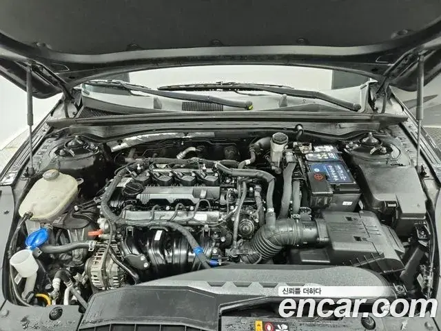 Kia K5 2020 — ფოტო 11/18