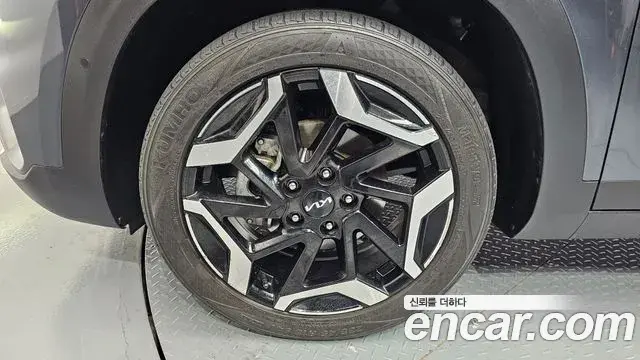 Kia Seltos 2022 — Şəkil 14/32