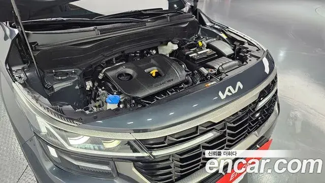 Kia Seltos 2022 — Şəkil 31/32