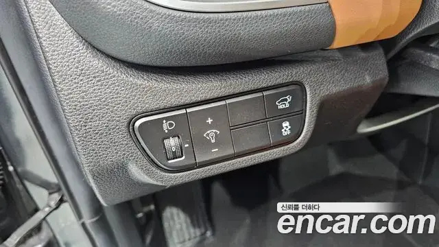 Kia Seltos 2022 — Şəkil 22/32