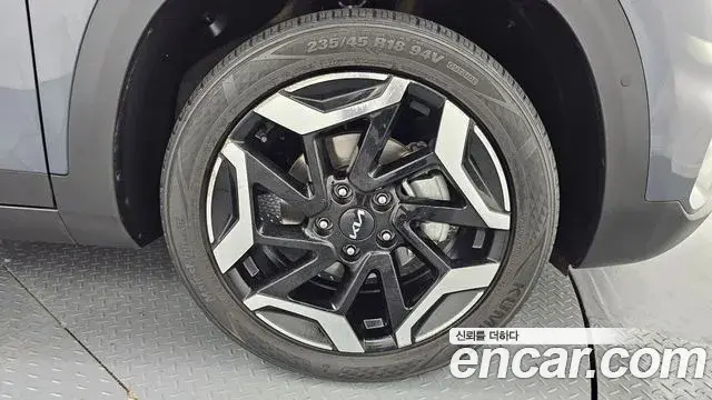 Kia Seltos 2022 — Şəkil 30/32