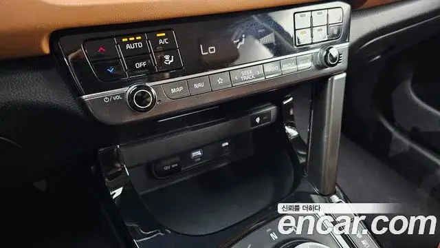 Kia Seltos 2022 — Şəkil 28/32