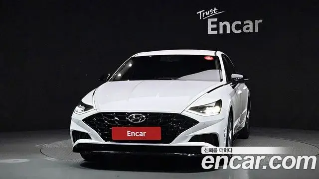 Hyundai Sonata Hybrid 2021 — Photo 17/30