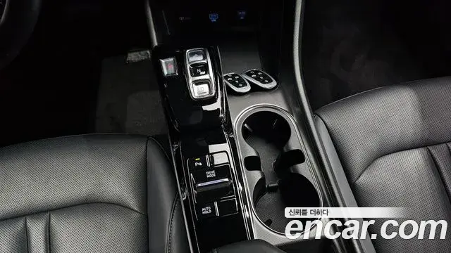 Hyundai Sonata Hybrid 2021 — Photo 27/30