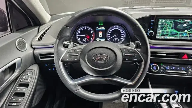 Hyundai Sonata Hybrid 2021 — Photo 15/30