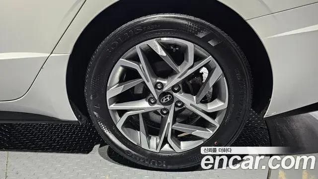 Hyundai Sonata Hybrid 2021 — Photo 24/30