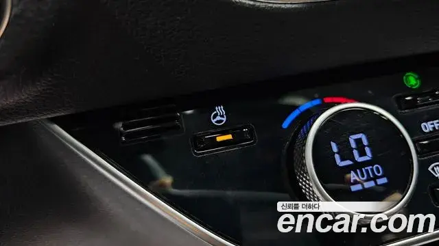 Hyundai Sonata Hybrid 2021 — Photo 21/30