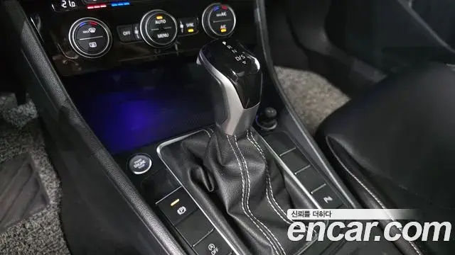 Volkswagen Jetta 2023 — Şəkil 14/34