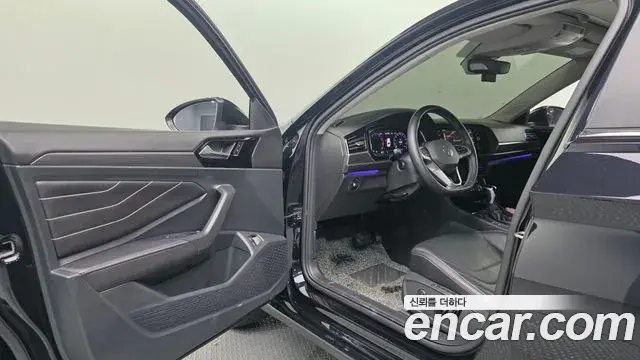 Volkswagen Jetta 2023 — Şəkil 24/34