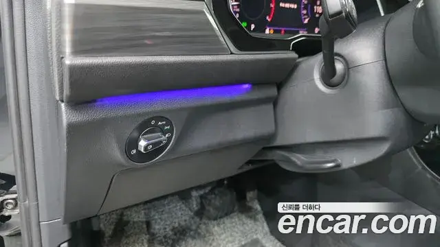 Volkswagen Jetta 2023 — Şəkil 10/34