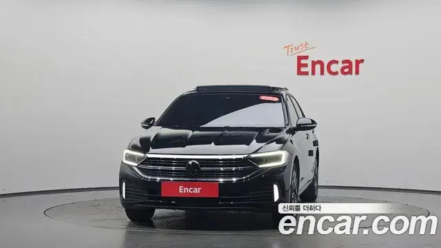 Volkswagen Jetta 2024 — ფოტო 1/33