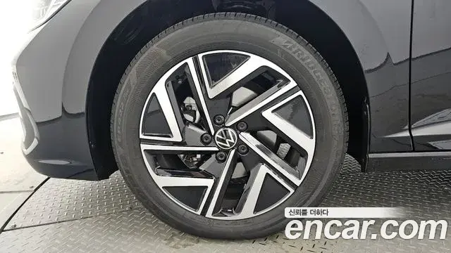 Volkswagen Jetta 2024 — ფოტო 5/33