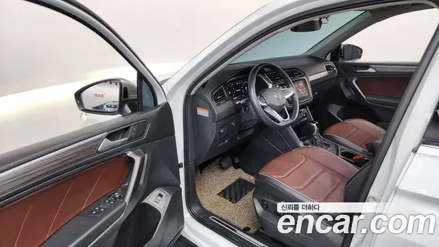 Volkswagen Tiguan Allspace 2022 — Фото 10/20
