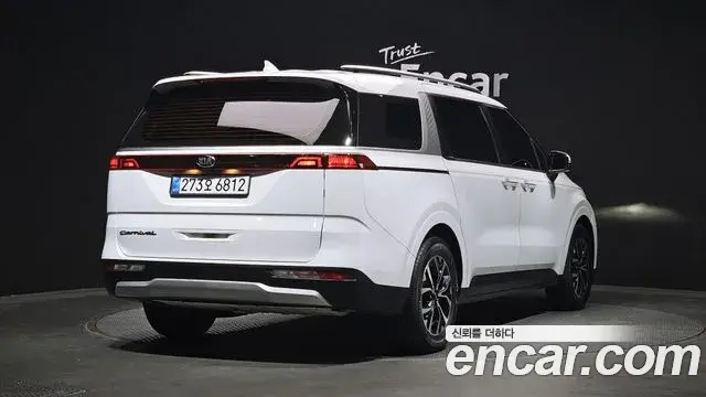 Kia Carnival 2020 — ფოტო 11/20