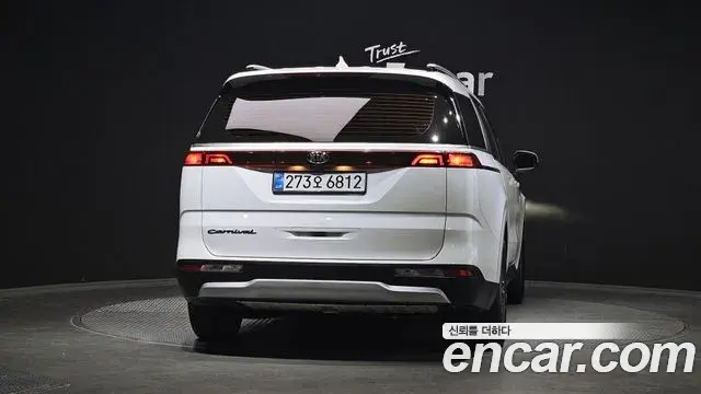 Kia Carnival 2020 — ფოტო 19/20