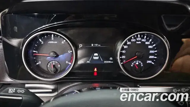 Kia Carnival 2020 — ფოტო 12/20